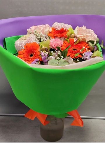 Яркий летний букет от интернет-магазина цветов в 