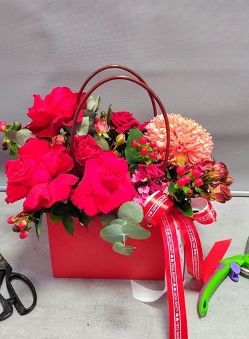 Яркий букет любви от интернет-магазина цветов в 