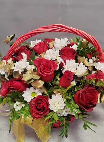 Корзина нежности от интернет-магазина цветов в 