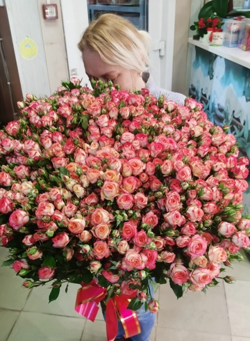 Кустовые розы весны от интернет-магазина цветов в 