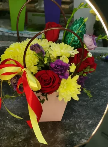 Композиция «Яркий год» от интернет-магазина цветов в 