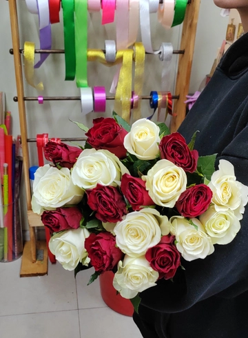 Микс из роз от интернет-магазина цветов в 