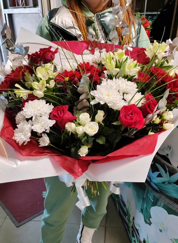 Большой букет классический  от интернет-магазина цветов в 